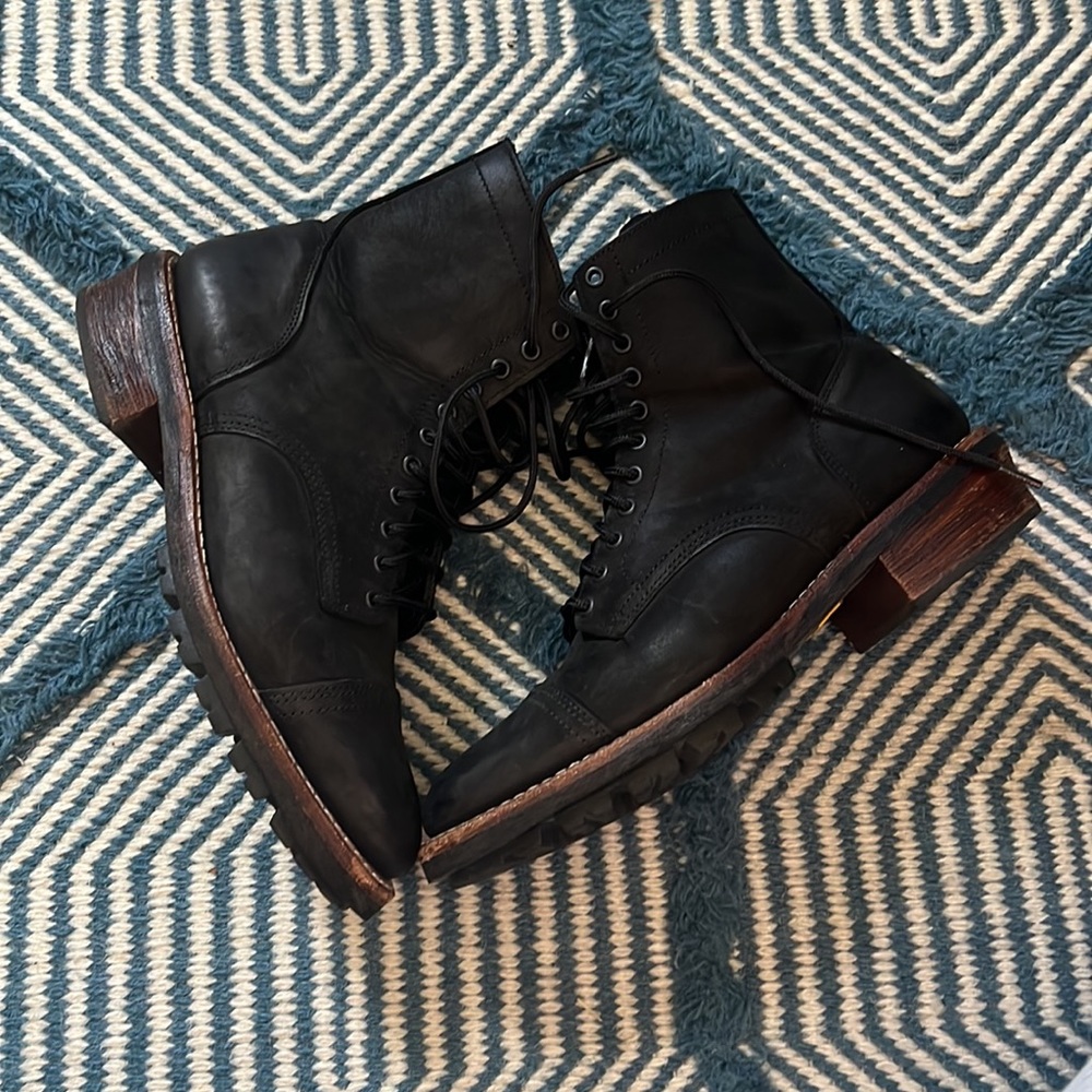 Thursday Everyday Mens Black Matte Logger Leather Boots Like New 8.5